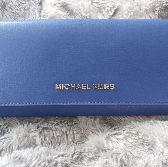 Michael Kors Handbags - Michael Kors Wallet NWT